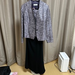 １５号　東京イギン　フォーマルジャケット　スカートの画像