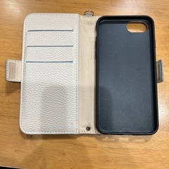 【値下げ】スマホケース・手帳型(iPhone SE3/SE2/8/7/6s)の画像