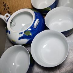 新品 有田焼 泉峰窯 急須 湯呑み 5客セット つる付 木箱付 食器 茶器セット 煎茶道具 茶器 急須 湯呑 土瓶 コップ 花柄の画像