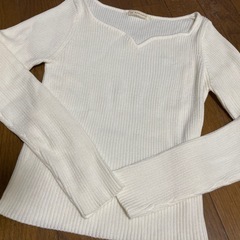 BE RADIANCE ハートカットリブセーター