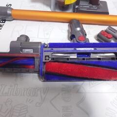 ダイソン　掃除機　SV10　コードレスクリーナー 予備バッテリー付の画像