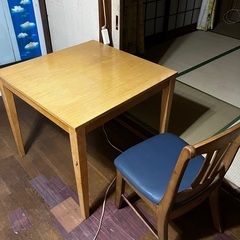 テーブル、イス