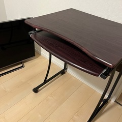簡易なパソコン机の画像