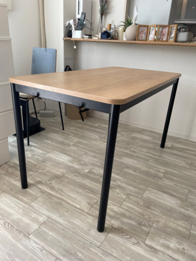 【最終値下げです】IKEA ダイニングテーブル（4人用）