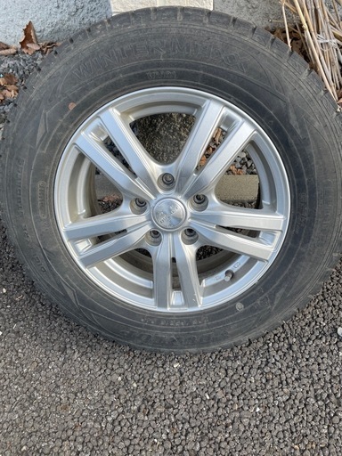 冬タイヤ　スタッドレスタイヤ