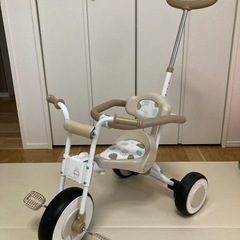 アイデス社　プーさん 三輪車「ナチュラル トライク プー&ハニー」