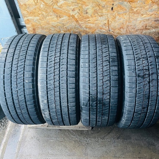 バリ山　BRIDGESTONE ブリヂストン　ブリジストン　VRX2 205/50R17 スタッドレス　タイヤ　2018年製　17インチ