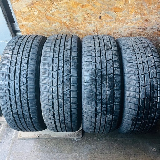バリ山　TOYO TRANPATH TX 225/55R18 スタッドレス　タイヤ　2022年製　18インチ
