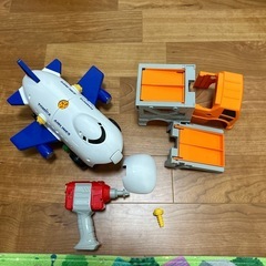 【中古品】トミカ くみかえアクション! キャリアカー & カーゴ...