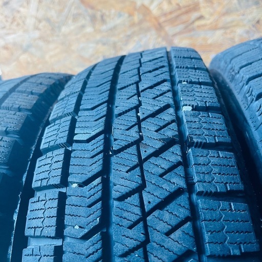 バリ山　BRIDGESTONE ブリヂストン　ブリジストン　VRX2 165/70R14 スタッドレス　タイヤ　2020年製　14イン