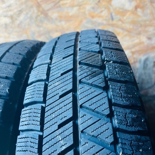 極上タイヤ　イボ付き　BRIDGESTONE ブリヂストン　ブリジストン　VRX3 145/80R13 スタッドレス　タイヤ　2021