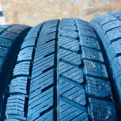 極上タイヤ　イボ付き　BRIDGESTONE ブリヂストン　ブリジストン　VRX3 145/80R13 スタッドレス　タイヤ　2021