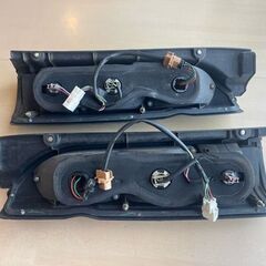 ★200系ハイエース用！！！　社外テールレンズ左右綺麗！！！　※点灯確認しました/説明文にての画像