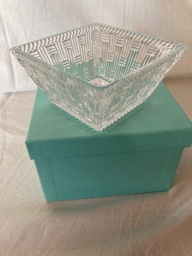 ティファニー Tiffany & Co. ガラス製スクエアボウル 未使用　本日だけの出品
