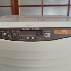石油ファンヒーター　TOYOTOMI　ストーブ