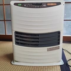 石油ファンヒーター　TOYOTOMI　ストーブの画像
