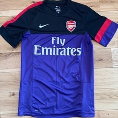 サッカーシャツ　アーセナル　紫色