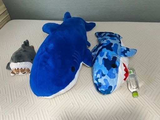 サメクッション　3匹