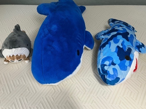 サメクッション　3匹