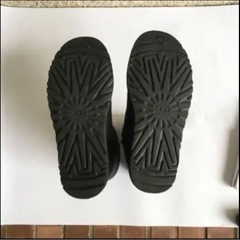 UGG アグ 黒ブーツの画像