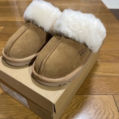 週末限定値下げ、アグーサンダル UGGの画像