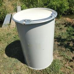 オープンタイプのドラム缶　ドラム缶風呂、籾殻燻炭、