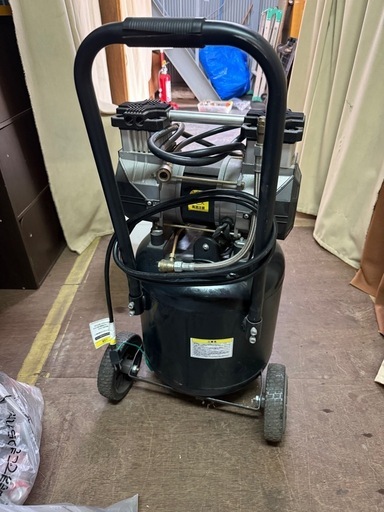 値下げ中アストロプロダクツ　エアーコンプレッサーセット