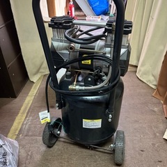 値下げ中アストロプロダクツ　エアーコンプレッサーセット の画像