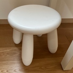 【引渡し決定済み
】IKEAキッズテーブルセットの画像