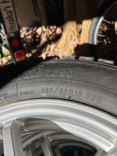 185/65/15 ヨコハマスタッドレスタイヤ