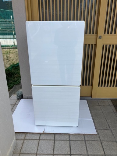 美品配達可　白の110リットル冷蔵庫　冷凍庫大きめ引き出し2段　U-ING