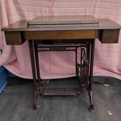 昭和レトロ　足踏みミシン　