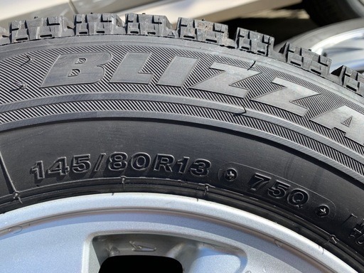 ダイハツ純正アルミホイール　ブリヂストンスタッドレスタイヤ　145/80R13