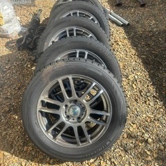車のパーツ タイヤ、ホイール