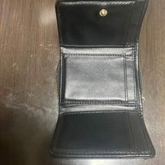 黒　ブラック　財布　三つ折り　三つ折り財布　レディース　ゴールドの画像