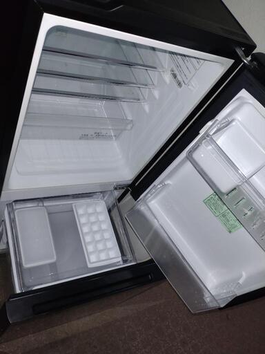 4年しか経ってないHisense2ドア冷蔵庫だと本日中値引きします母が退院する日まで取りに来てくれる方無料