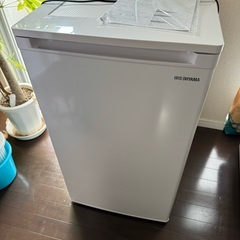 小型冷凍庫　アイリスオーヤマIUSD-6B　の画像
