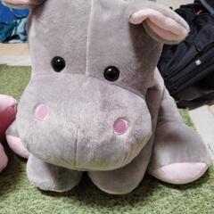 かばのぬいぐるみ男女ペアの画像