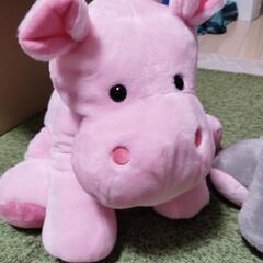 かばのぬいぐるみ男女ペアの画像