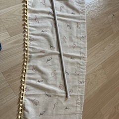 カーテンと突っ張り棒