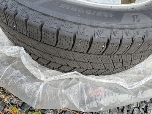 (最終値下げ)21年 バリ山 ブリヂストン ブリザックVRX3 185/60 R15