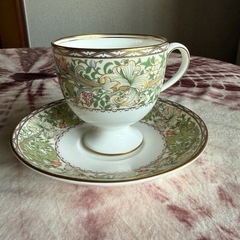 William Morris カップ&ソーサー　BONE CHINA