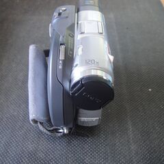 2004年製　SONY　ソニー　ビデオカメラ　ハンディカム　DCR-DVD201　カメラバッグ　取説　リモコンバッテリー付の画像