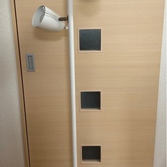 ニトリ　フロアランプ
