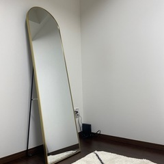 取引中【ニトリ】アーチ型スタンドミラー ゴールドの画像