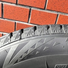ブリヂストンスタッドレスタイヤ175/65R14　の画像