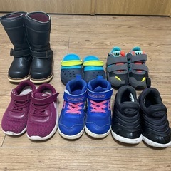 キッズシューズ
