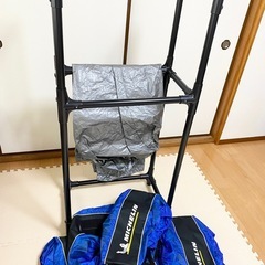 美品　「アイリスオーヤマ　タイヤラック　カバー付き」「タイヤを１個づつ入れる　ミシェラン　タイヤカバー　４つ」の画像