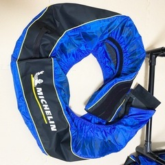 美品　「アイリスオーヤマ　タイヤラック　カバー付き」「タイヤを１個づつ入れる　ミシェラン　タイヤカバー　４つ」の画像