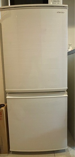 SHARP 冷蔵庫　137L  ドア左右付替タイプ
